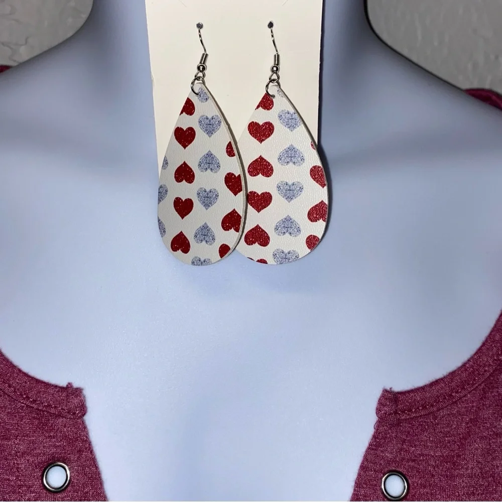 🐴Maroon 'Howdy' Graphic Tee - Picture 11 of 13